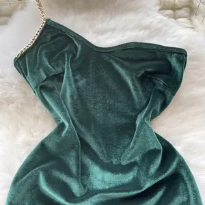 Женское вечернее платье на одной цепочке, облегающее зеленое платье с лямкой на плечо, 2023