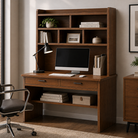 Poste de travail de bureau moderne avec rangement surélevé, bureau informatique en bois avec tiroirs, étagères ouvertes et gestion des câbles pour la maison
