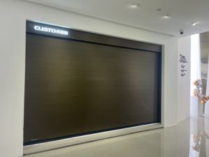 KUZI <span class=keywords><strong>Porte</strong></span> <span class=keywords><strong>de</strong></span> <span class=keywords><strong>garage</strong></span> isolée automatique en alliage d'aluminium antivol <span class=keywords><strong>de</strong></span> haute qualité au meilleur <span class=keywords><strong>prix</strong></span> avec surface finie - Product Image 6