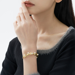 925 Sterling Silver Bracelets Ladies' Exquisite Wave Shaped Bracelet 18k Gold-plated <strong>Swarovski</strong> White Pearl Inlay Custom - Product Image 3