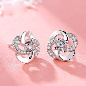 Orecchini a Perno con Fiore Rotante e Cristalli per Donne, Accessori Moda Quotidiana - Product Image 1