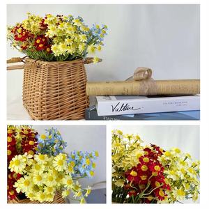 Hochwertiges künstliches Gänseblümchen-Kamillen-Blumen bündel für Wohnkultur Weihnachten Muttertag Valentinstag Neujahr Halloween - Product Image 4