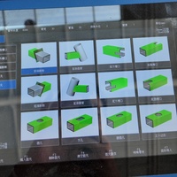 Machine de découpe laser à fibre CNC automatique 4 axes avec serrage pneumatique avant-arrière et refroidissement par eau HIWIN pour tubes métalliques