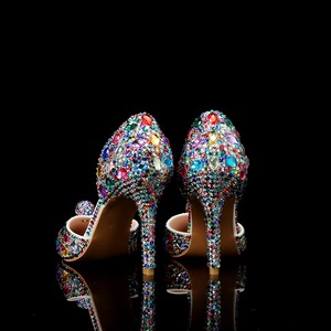 Sandales à talons aiguilles pour femmes, à bout pointu, ornées de strass colorés, avec design ajouré sur le côté et décorations en forme de boule, idéales pour les soirées et mariages - Product Image 3
