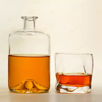 Vente directe d'usine Fabrication de bouteilles en verre de haute qualité Vodka Whisky Rhum et bouteilles en verre avec capacité personnalisable