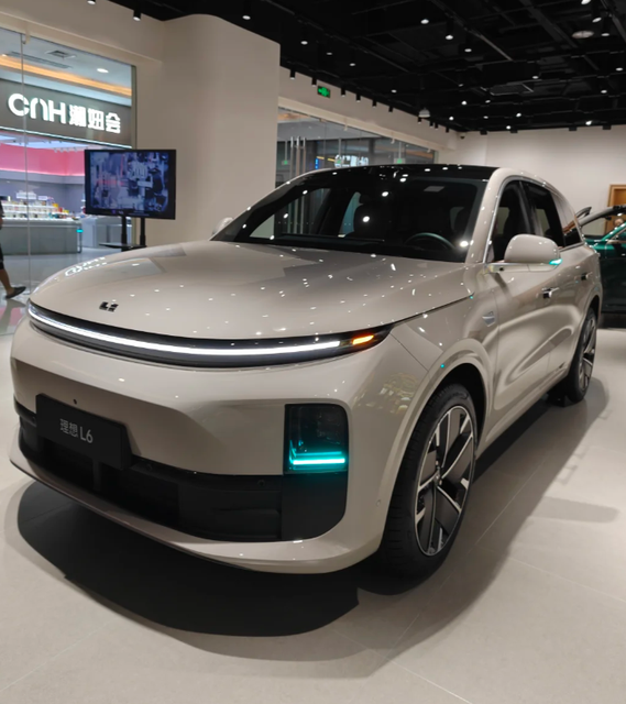 Advanced Li Auto L6 2025 Max Smart Refresh Edition Intelligent Electric SUV With Dual Motor AWD Long Range