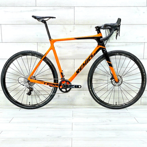 VENTES AUX ENCHÈRES G-i-anttt T-CX AdvancedPro 2 CyclocrosssBike - 2018 - Product Image 1
