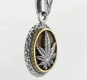 Kalung liontin daun Logo ukir kustom 316l, Kalung liontin singa Maple baja antikarat, hadiah perhiasan untuk kekasih