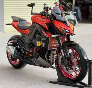 Motocicleta Kawasaki Z1000 de 1000cc, Cuatro Cilindros <span class=keywords><strong>en</strong></span> Línea, Refrigeración Líquida, Alto Rendimiento, Estilo Naked, Fabricada <span class=keywords><strong>en</strong></span> Japón - Product Image 1