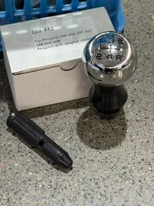 QSF pomello cambio per CITROEN C1 C3 C4 per <span class=keywords><strong>PEUGEOT</strong></span> 106 107 205 206 <span class=keywords><strong>207</strong></span> <span class=keywords><strong>Peugeot</strong></span> con adattatore manica cromata <span class=keywords><strong>nera</strong></span> - Product Image 4