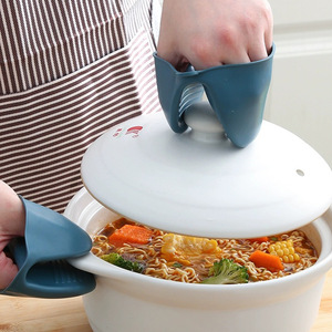 Pince anti-brûlure pour bols, outil de retrait de bols en plastique pour une cuisson sûre - Product Image 1