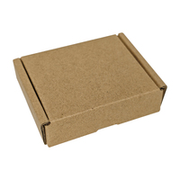 Boîtes d'expédition en carton ondulé recyclables et durables avec gaufrage et doublure en mousse pour vêtements et cadeaux - Emballage personnalisé avec logo