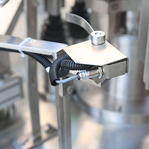 เครื่องบรรจุของเหลวที่มีความหนืดสูงเครื่องบรรจุของเหลวแบบเตรียมไว้ล่วงหน้าแนวนอนมีประสิทธิภาพ - Product Image 4