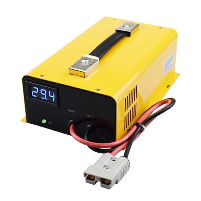 CE Certified 1000W DC Electric Motorcycle Golf Cart Charger for 58V/15A 60V/25A 72V/20A Lead Acid Li-ion Battery Industrial