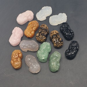 Vente en gros de <span class=keywords><strong>pierre</strong></span> de <span class=keywords><strong>jade</strong></span> naturelle de qualité AAA, cristal d'agate, <span class=keywords><strong>pierre</strong></span> précieuse semi-précieuse, breloque Fengshui Lucky Pixiu pour bracelet, bricolage - Product Image 2
