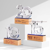 Trophée Anniversaire Personnalisé en Quartz Transparent Créatif 2025-5-25-10-36 pour Célébration d'Entreprise et Récompense d'Employé