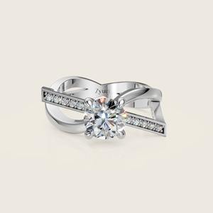 Impresionante anillo de boda Queen que muestra una belleza majestuosa y acentos brillantes diseñados para recuerdos duraderos - Product Image 5