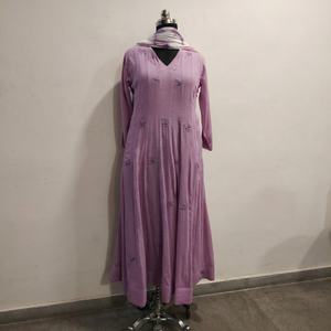 Kurta en coton pour femmes, longueur au sol, coupe ample, traditionnel, violet, brodé, vêtements décontractés indiens - Product Image 1