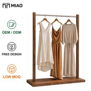 Expositor de Roupas com Acabamento em Madeira e Trilho Metálico para Pendurar, Suporte de Vestuário Independente para Lojas de Varejo e Boutiques - Product Image 2