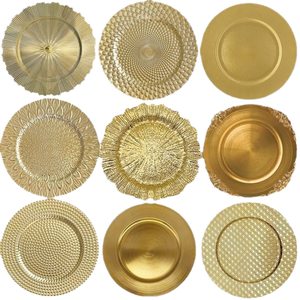 Assiettes de présentation jetables modernes dorées de 13 pouces en plastique de haute qualité Artside, personnalisables avec logo par impression numérique pour les fêtes - Product Image 1