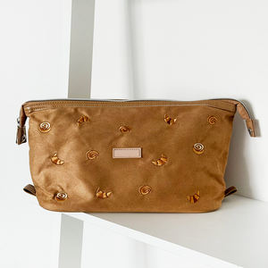 Bolsa de Maquillaje de Gamuza Marrón con Bordado Personalizado de Croissant <span class=keywords><strong>Club</strong></span> - Product Image 1