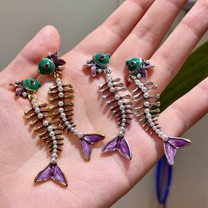 Boucles d'oreilles vintage en forme de squelette de poisson avec perle d'imitation en alliage de zinc, bijoux de fête pour femmes - Product Image 3