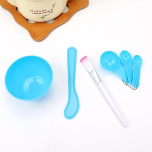 Set de Mascarillas Faciales DIY, Set de 4 Recipientes de Plástico para Mascarillas Faciales, Set de Herramientas para Mascarillas 4 en 1, Venta al Por Mayor - Product Image 3