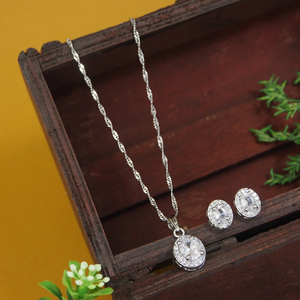 Conjunto de Collar con Colgante de Lágrima y Aretes de Plata con Circonitas Cúbicas Estilo Diamante Americano para Mujer, Joyería de Plata para Boda - Product Image 1