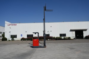 Montacargas Eléctrico EVERLIFT Heli de 1.5 y 2 Toneladas, Altura de Elevación de 10 Metros, Apilador para Almacén con Desplazador Lateral - Product Image 4