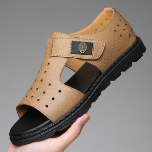 Sandales plates pour hommes en cuir véritable à motif uni, bout ouvert, semelle en caoutchouc respirante, chaussures décontractées d'été avec sangle Velcro - Product Image 1