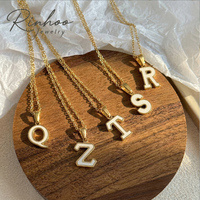 Kalung Liontin Huruf A-Z Berlapis Mutiara dari Baja Anti Karat RINHOO 316L dengan Lapisan PVD 18k untuk Wanita dan Pria, Perhiasan Inisial Huruf Inggris