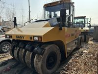 Compacteur routier d'occasion 30 tonnes Sany SPR300C-8 à pneus pneumatiques, entraînement hydraulique complet, pneus en caoutchouc 200-540 KPa, compacteur de sol