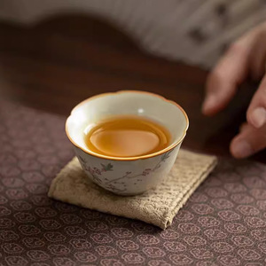 Wholesale High-appearance-<b>level</b> Compact Porcelain Reusable Round Tea Cups 60ml Chinese-style Tea Tasting Cups for Back to School - Product Image 4