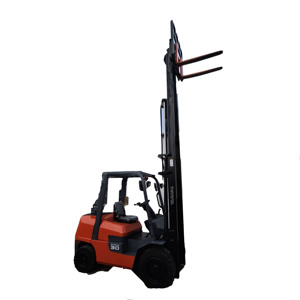 Montacargas de GLP Usado en Buen Estado para 3 Toneladas, Especificaciones de Horquillas 1220x125x50mm, Mástil de Dos Etapas Sólido - Product Image 1