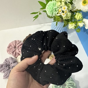 Vente en gros de chouchous en tissu velours côtelé noir avec strass scintillants et diamants, attaches pour <span class=keywords><strong>cheveux</strong></span> pour filles - Product Image 3