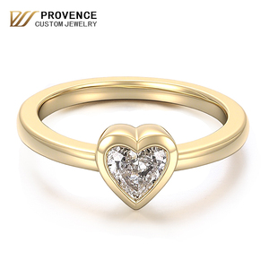 Bague simple et élégante en or jaune 18 carats avec diamant de laboratoire taille cœur 1 carat, pierre unique, comme cadeau de vacances pour ma petite amie - Product Image 1