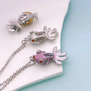 CH-LAP1616 Offre Spéciale Émail Poisson Pendentif Coloré Poisson Os Émail Charmes Argent Plaqué <span class=keywords><strong>Koi</strong></span> Poisson Accessoire En Gros Bijoux - Product Image 5