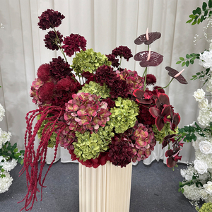Composizione Floreale Artificiale Bordeaux e Rosa per Centrotavola Matrimoniale, Sfondo Decorativo per Tavoli Nuziali - Product Image 3