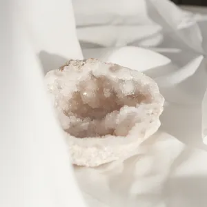 Hot Sale Semi Precious Stone Crafts Natural Crystal Agate Geode For Art Collectible