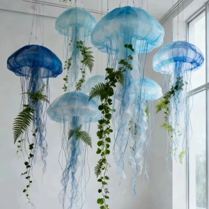 Décoration suspendue en organza de soie en forme de méduse pour événements intérieurs et extérieurs, design détachable - Product Image 1