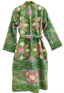 Bata estilo kimono japonés hecha a mano, con estampado Suzani multicolor, reversible, para invierno, con cinturón, para dormir o spa. - Product Image 5