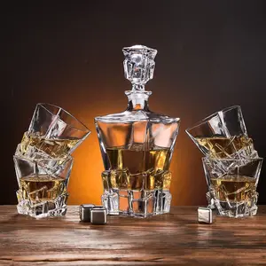 Grosir Set Botol dan Kaca Whiskey dengan Kotak Hadiah Mewah Set Decanter Minuman Keras Kristal Untuk Wiski