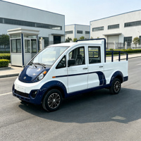 Voiture de patrouille électrique robuste 6 places 3 rangées, carrosserie entièrement métallique pour utilisation en sécurité dans les parcs logistiques