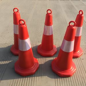 Cono de Seguridad Vial Reflectante de PVC <span class=keywords><strong>Naranja</strong></span> Flexible de Una Pieza de 30/45/70/90cm, Venta al Por Mayor de Fábrica OEM - Product Image 1