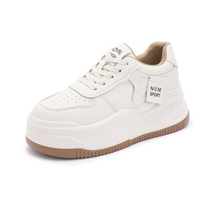 <span class=keywords><strong>Scarpe</strong></span> <span class=keywords><strong>sportive</strong></span> 2024 Casual da donna con <span class=keywords><strong>tacco</strong></span> nascosto e suola spessa con chiusura stringata per l'estate - Product Image 1