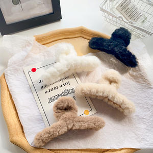 Automne hiver 12CM grandes pinces à cheveux en fausse fourrure de lapin mignon requin grande pince à cheveux pour cheveux épais pince à cheveux en peluche pour les filles - Product Image 2