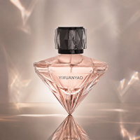 Flacons de parfum vides en verre de 70 ml, forme conique, flacon pulvérisateur de parfum en cristal, logo personnalisé avec bouchon noir