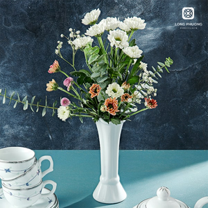 Vase en céramique blanche élégante de 15.3cm-Vase en forme de Bode pour la maison, le bureau et la décoration de table moderne - Product Image 1