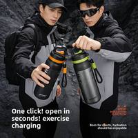 Bouteilles isothermes sportives modernes en acier inoxydable personnalisées avec paille pour le camping