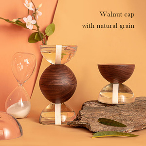 ฝาขวดน้ำหอมไม้ธรรมชาติแบบกำหนดเองขายส่งจากเวียดนาม ฝาครอบแบบพ่นสเปรย์ที่มีเอกลักษณ์เฉพาะตัว - Product Image 3